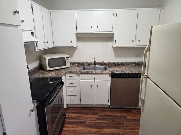 3rd image of 147 Milk St APT 8