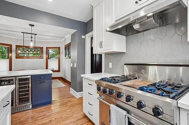2955 Fillmore St NE — Photo 8