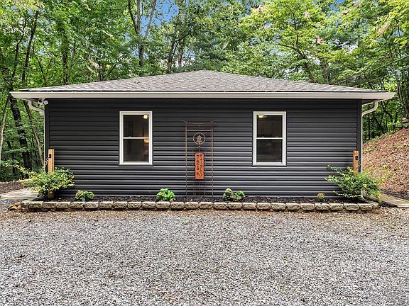 2nd image of 728 Pleasant Gap Rd