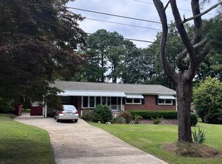 2812 Fairway Dr, Raleigh, NC 27603