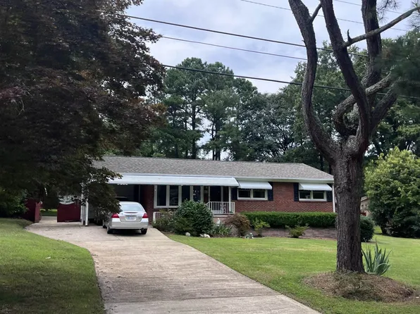2812 Fairway Dr, Raleigh, NC 27603