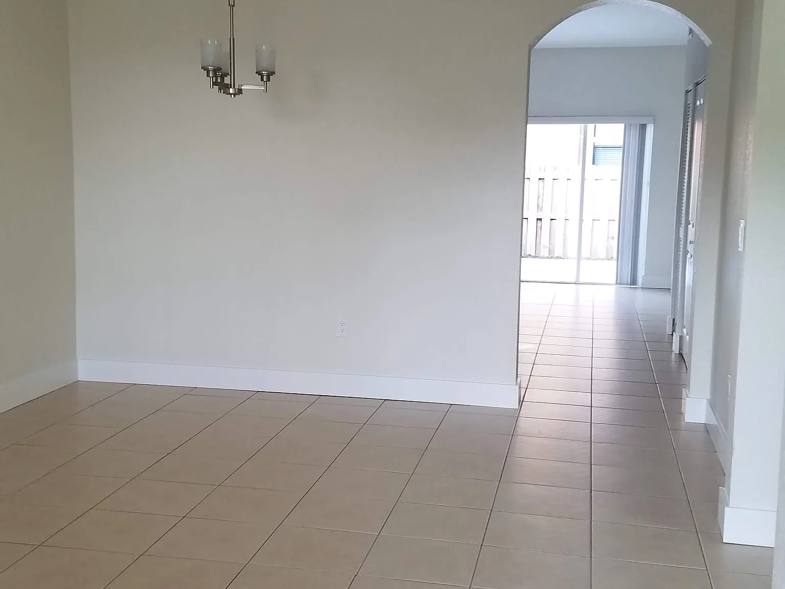3 bed, 1252 sqft, $2,800 — Photo 2