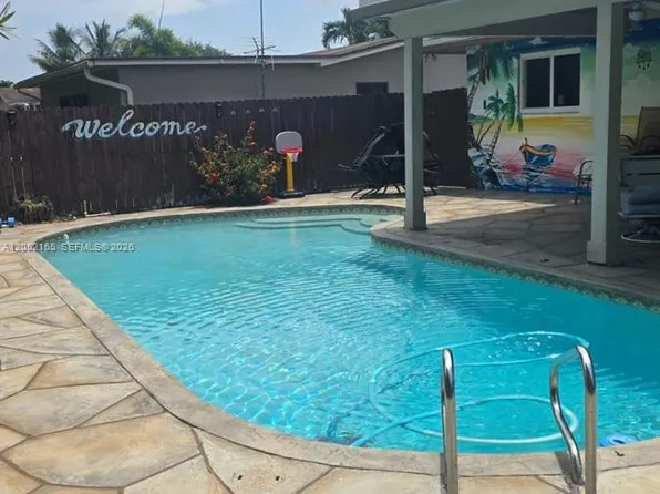 8291 NW 17th Ct, Pembroke Pines, FL 33024