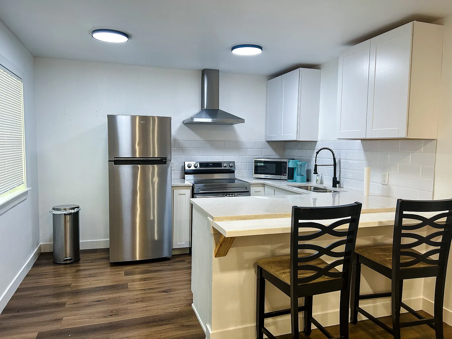2 bed, 900 sqft, $1,350 — Photo 2