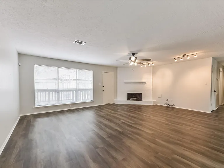 16606 Burlcreek — Photo 9