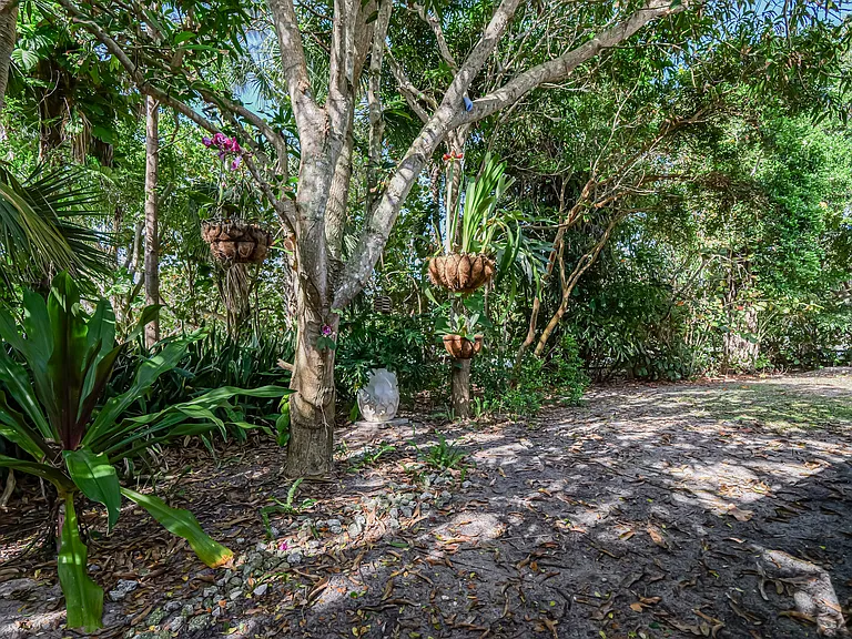 1881 E Barefoot Pl — Photo 58
