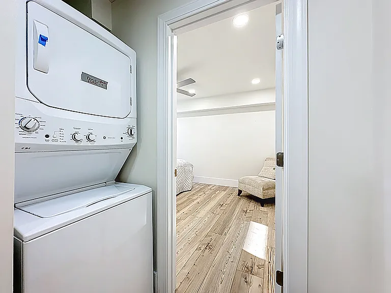 912 Saint Johns Ave #201 — Photo 5