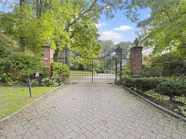 822 Bryant Avenue, Roslyn Harbor, NY 11576