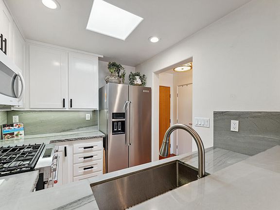 4th image of 353 Por La Mar Cir