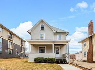 403 S Johnson St #B, Iowa City, IA 52240