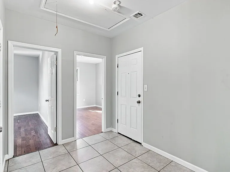 240 Halsted St — Photo 19