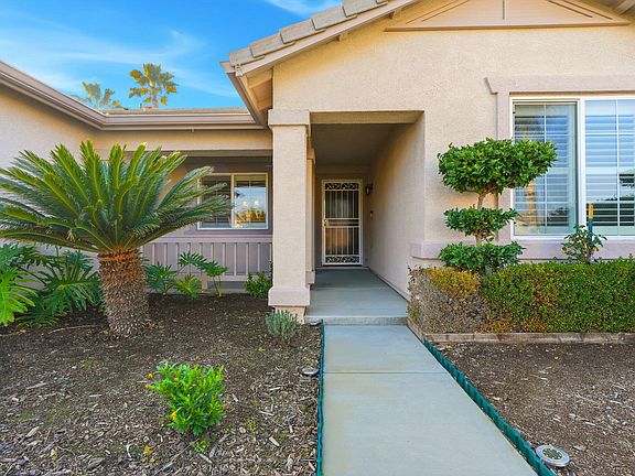 4th image of 2058 N Chateau Way