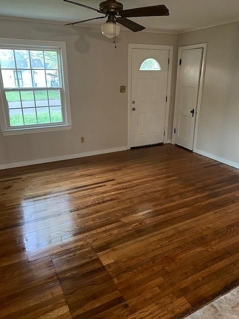 2nd image of 515 Taylor Dr