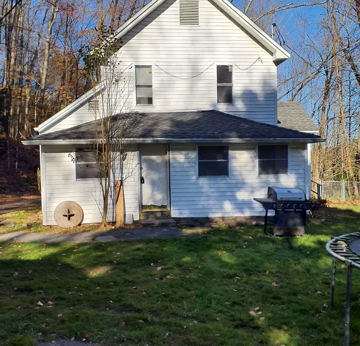 3 bed, $2,350 — Photo 1