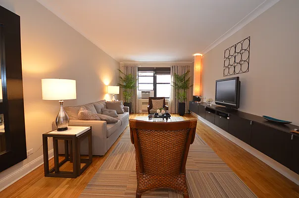 Sold by Madeleine Realty Ltd. | media 1