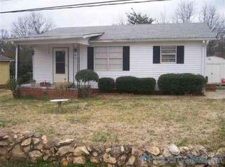 2 Barry Ct, Greer, SC 29651