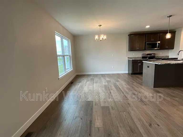 808 Applewood Creek Dr — Photo 6