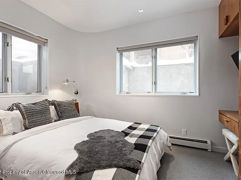 623 S Monarch St #C — Photo 15