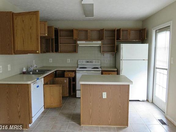 2nd image of 508 Kensington Dr #Townhouse