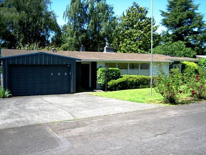 1st image of 122 Evergreen Dr