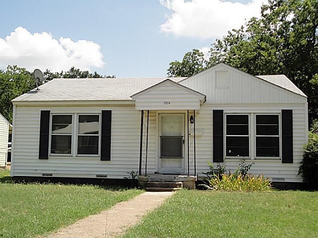 1st image of 3814 Poinsettia Dr