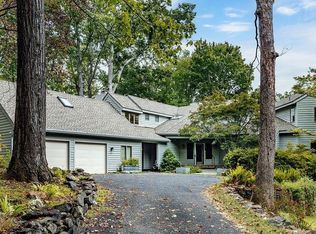 284 Shingle Oak Ln, Nellysford, VA 22958