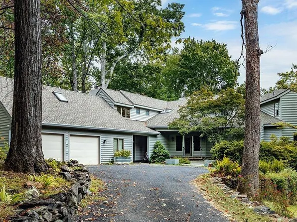284 Shingle Oak Ln, Nellysford, VA 22958