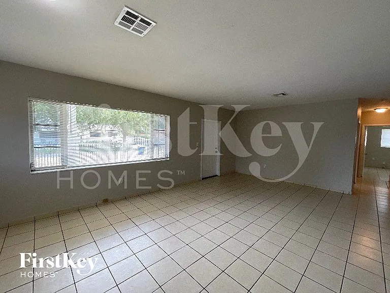 1350 NW 132nd Ter — Photo 4