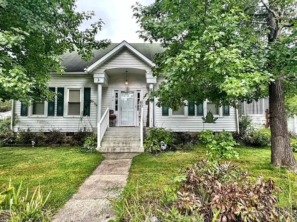 214 W Wiseman Ave, Fayetteville, WV 25840