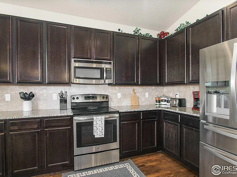 2869 Hydra Dr — Photo 25