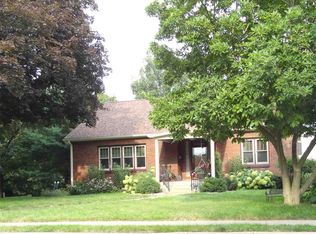 390 Alpine St, Dubuque, IA 52001