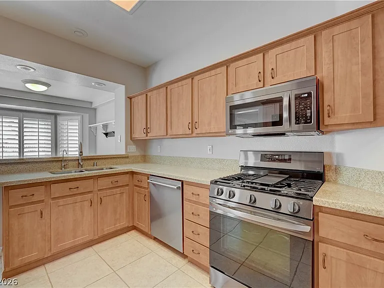 10609 Paradise Point Dr — Photo 5
