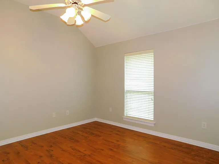 502 Hillcrest Ln — Photo 24