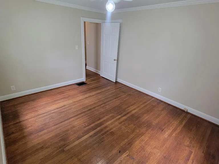 202 Fenley Ave — Photo 12