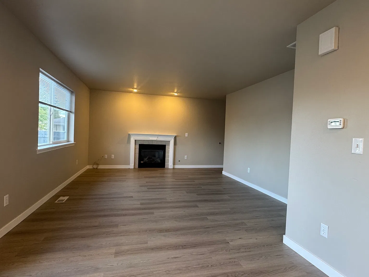 4 bed, 1980 sqft, $3,100 — Photo 4