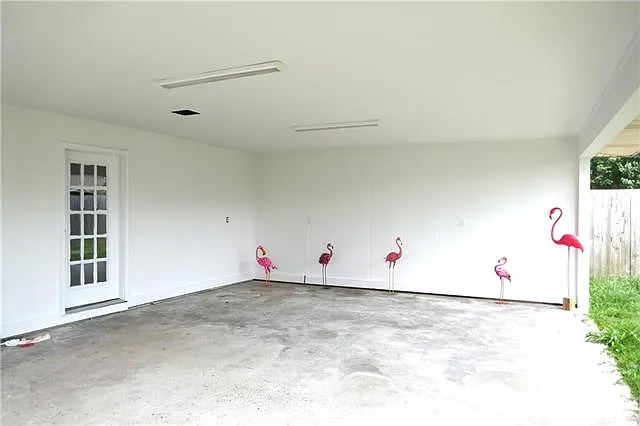 2200 Delaware Ave — Photo 35