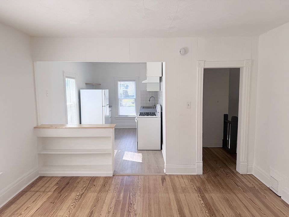 1st image of 1020 N 32nd St #2