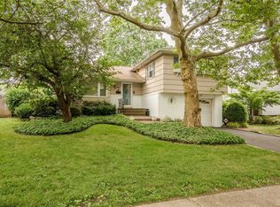 110 Briarcliff Rd, East Norwich, NY 11732