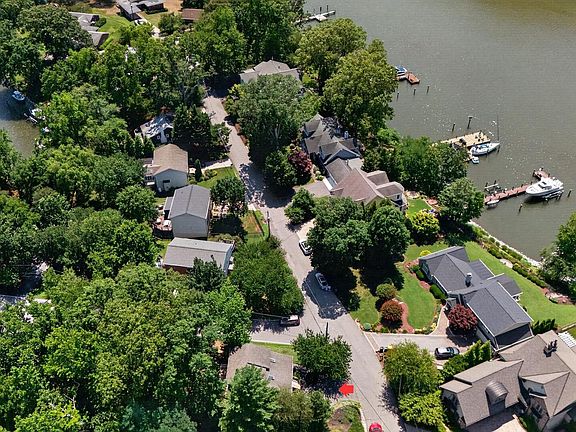 4th image of 607 Overhill Dr