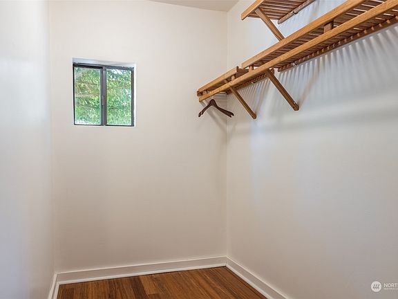 4th image of 140 4th St