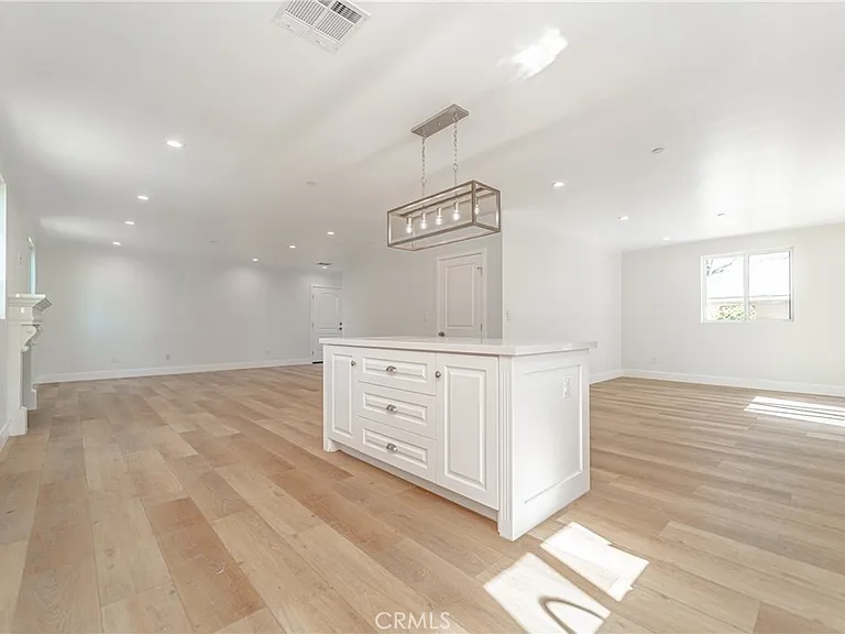 13128 Putnam St — Photo 13