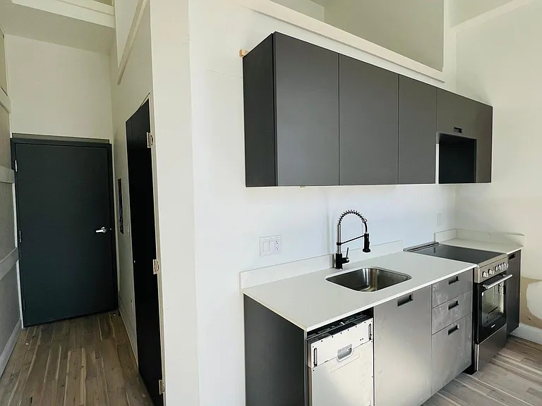 601 York St #9 — Photo 6
