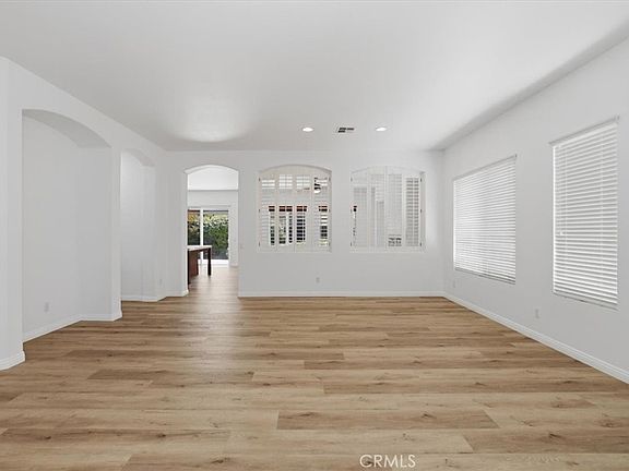 5th image of 26757 Queen Ct