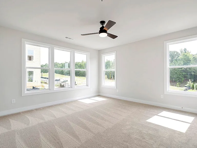 1258 Winterhaven Dr — Photo 19