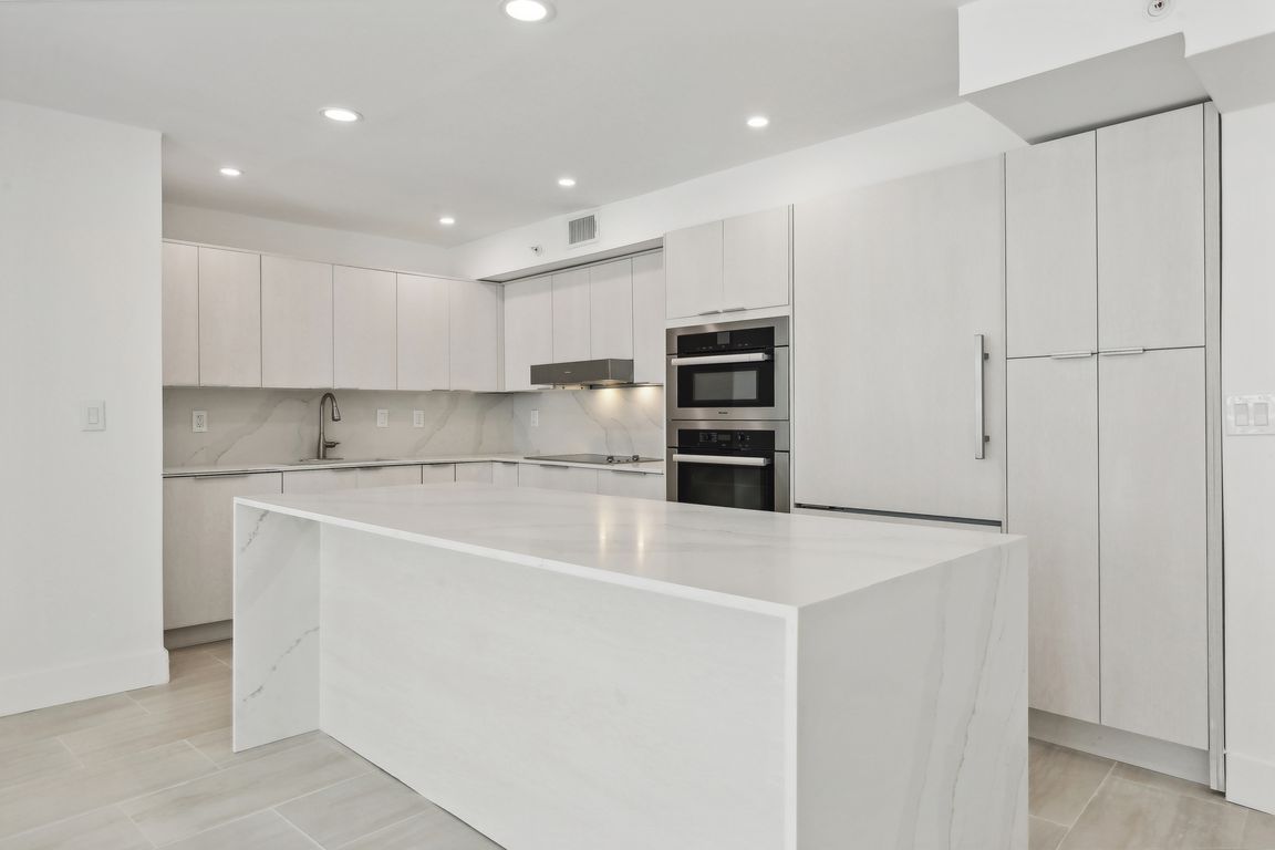 Island Ave 1209-008.jpg