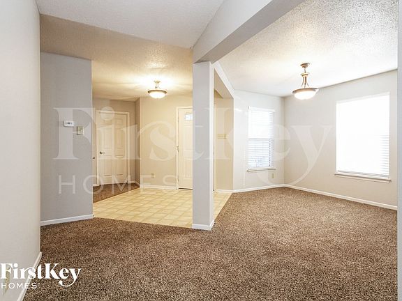 5th image of 744 Thornwood Ln