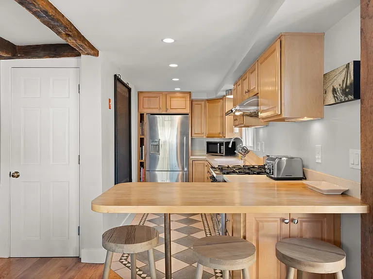 4 Franklin St — Photo 12