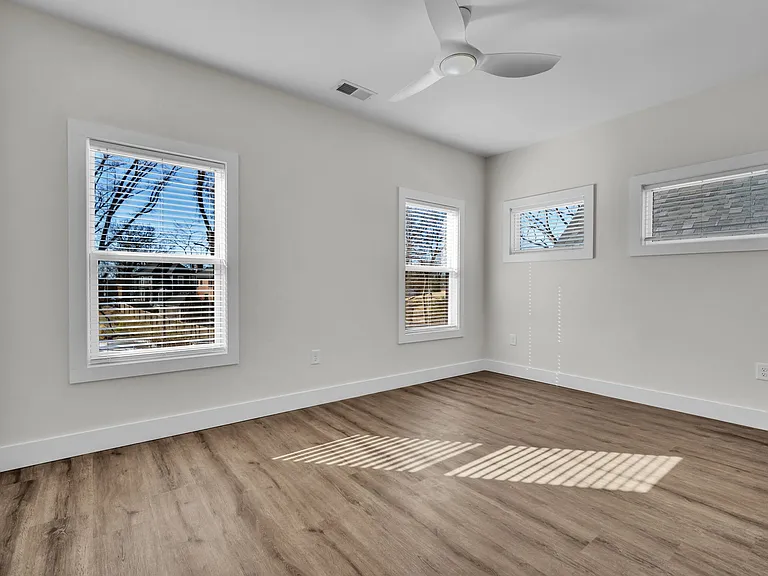 323 Wilkins St #B — Photo 8