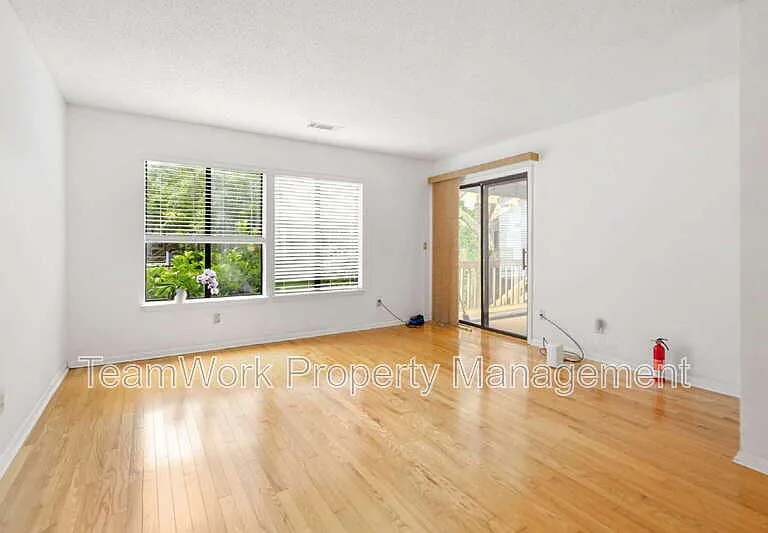 1161 Shadow Lake Cir #E — Photo 15