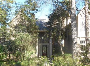 26 E Wedgewood Gln, The Woodlands, TX 77381